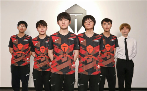 曼城的三线 曼城的三线